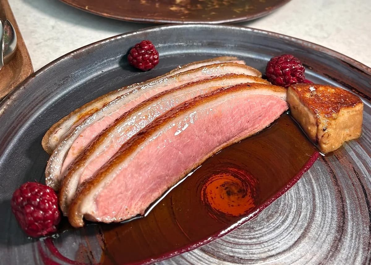 SKIRT Review: One of Sentosa's BEST Date Night Restaurants - Restaurant food photos in Singapore