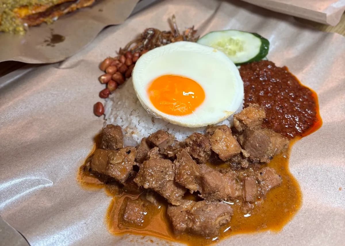 Madness Nasi Lemak: Under $8 for Authentic KL Nasi Lemak Sets In Town - Restaurant food photos in Singapore